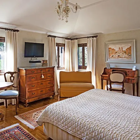 Zane Bed & Breakfast 2*